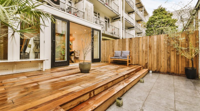 Rénover une terrasse en bois pour un résultat durable