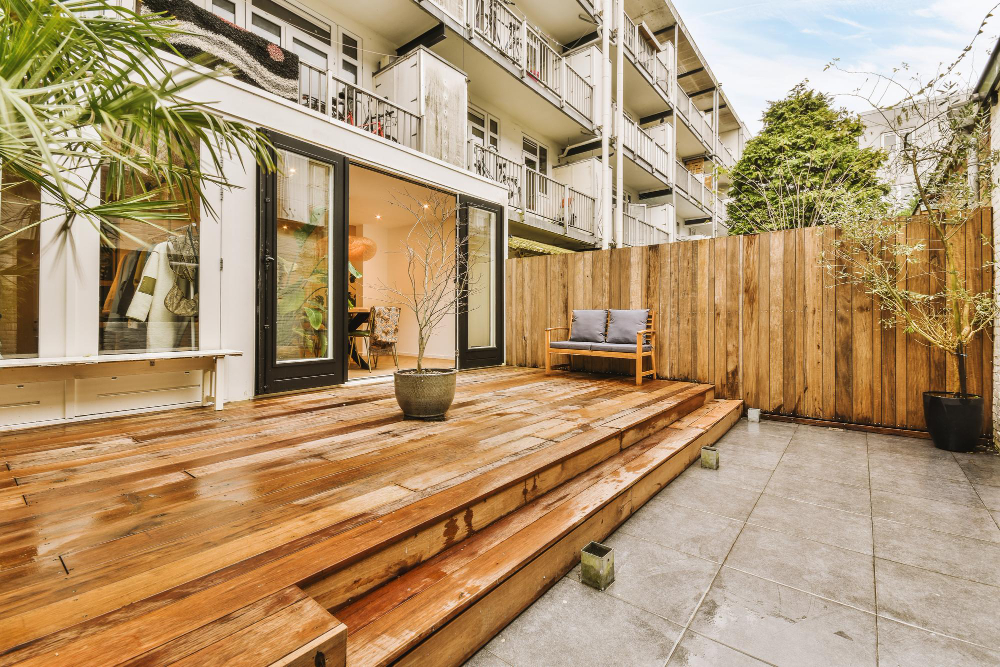 Rénover une terrasse en bois pour un résultat durable
